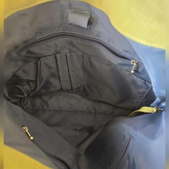 Baggallini Shoulder Bag lime green - Picture 7 of 10